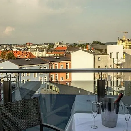 Apartment Altstadtblick Schwerin Mit Parkplatz 4-etage - Abc193 By Abcwismar *